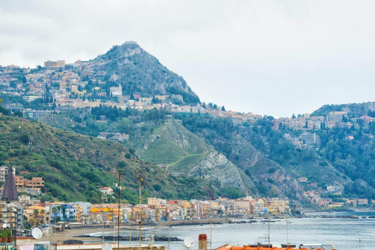 Casa Maccers Lägenhet Giardini Naxos Exteriör bild