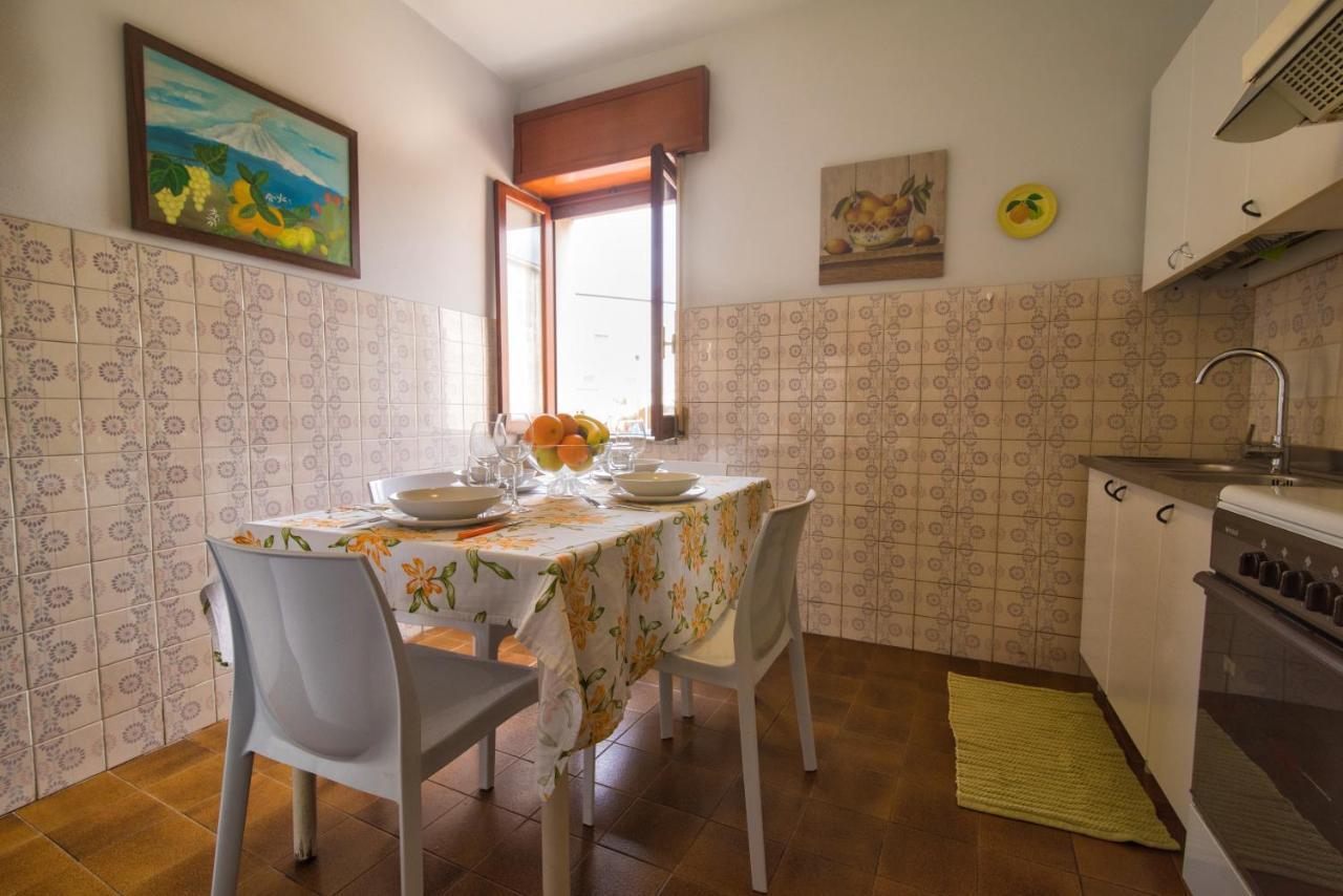 Casa Maccers Lägenhet Giardini Naxos Exteriör bild